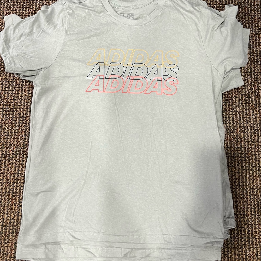 Adidas Graphic T-Shirt in Light Gray